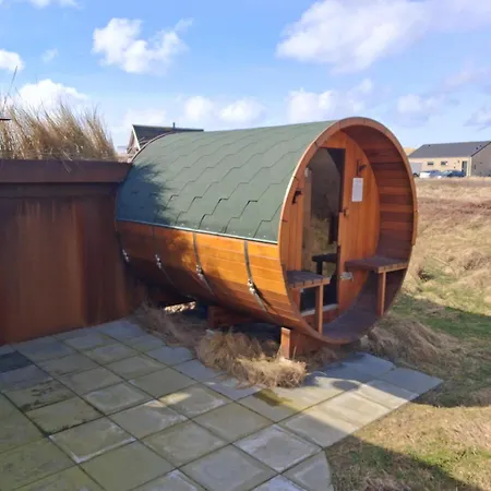 Dejligt I Vrist Taet Pa Havet Sj51 Feriehus *