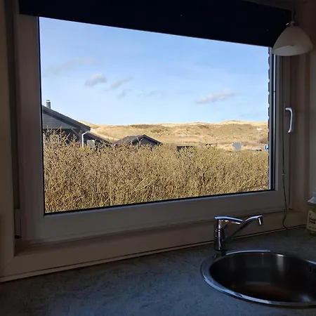Dejligt I Vrist Taet Pa Havet Sj51 Feriehus Harboør
